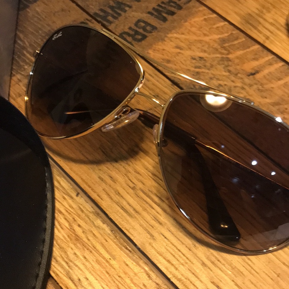 Brand New Ray-Ban Aviators Brown Gradient Small 63 Gold Rimmed With Case and Box
